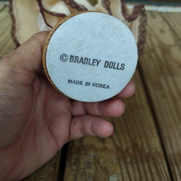 Vintage Big Eye Bradley's Wonderful World of Dolls Carrie Doll 80s - Picture 8 of 10